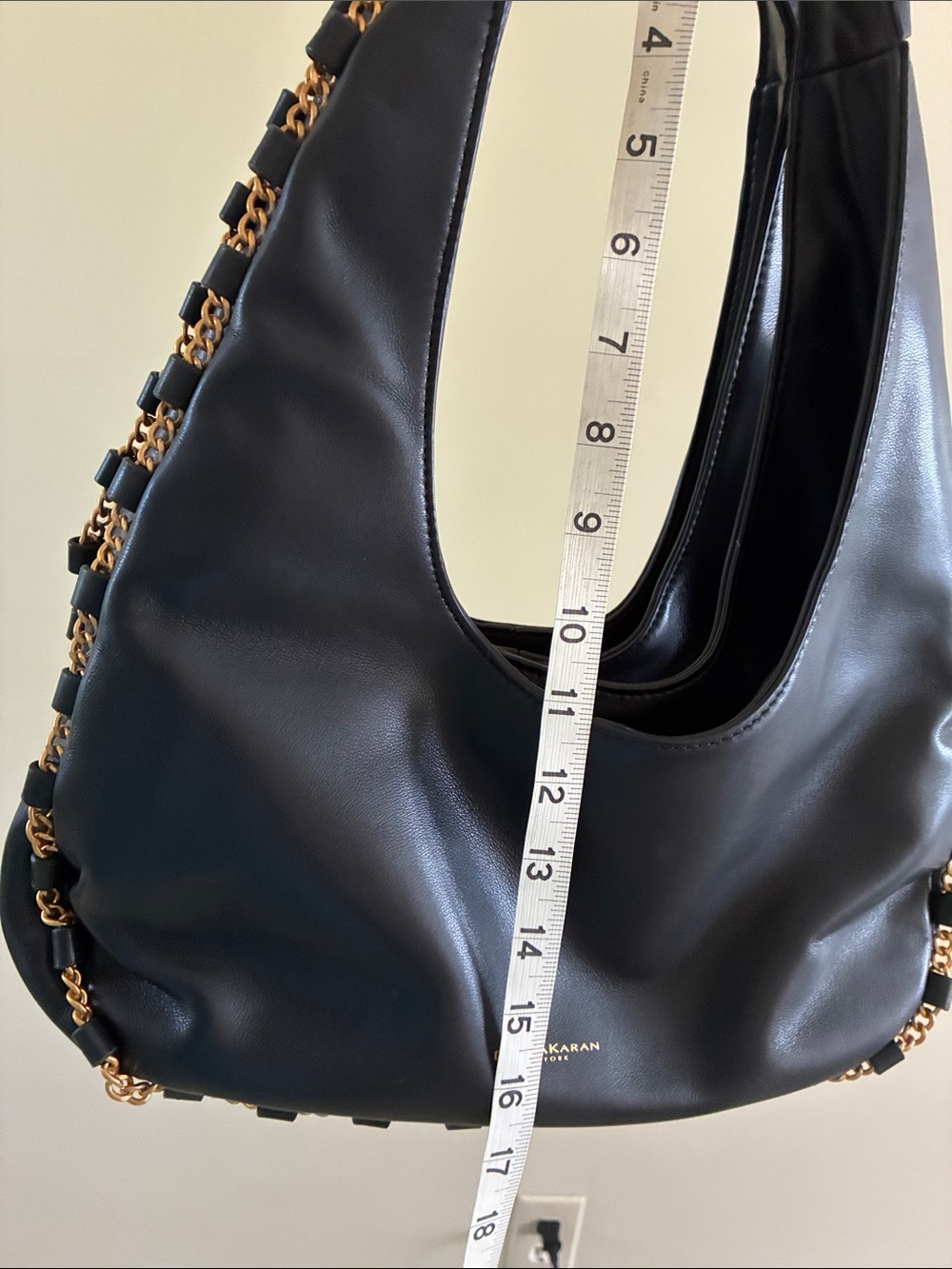 Donna Karan Black Leather Shoulder Bag with Gold Chain Trim - Picture 9 of 11